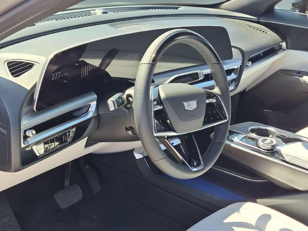 New 2026 Cadillac Lyriq Luxury AWD/4WD image 9