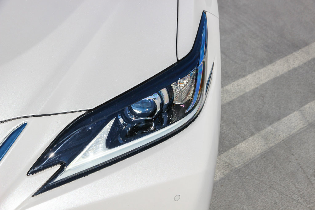 Certified 2024 Lexus ES 350 w/ Premium Package FWD image 9