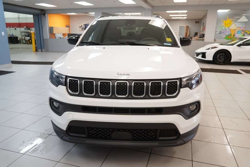 Used 2023 Jeep Compass Latitude AWD/4WD image 14