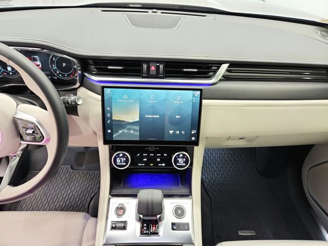 Used 2025 Jaguar F-PACE R-Dynamic S image 27