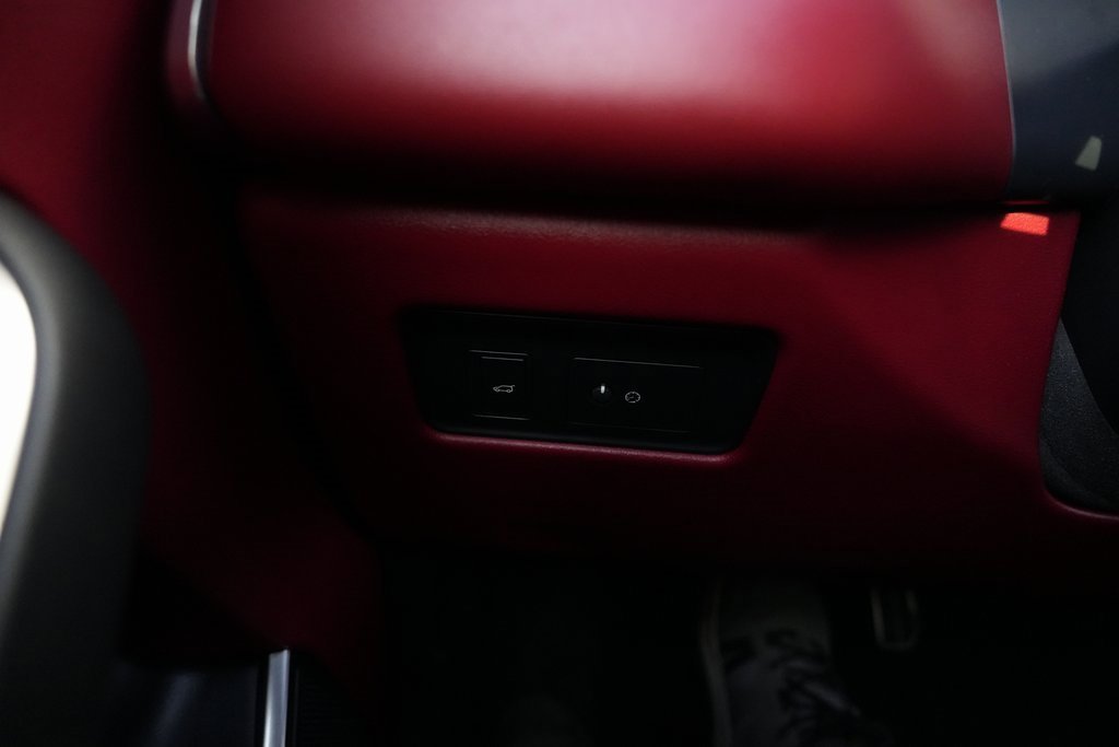 Used 2022 Jaguar F-PACE SVR image 56