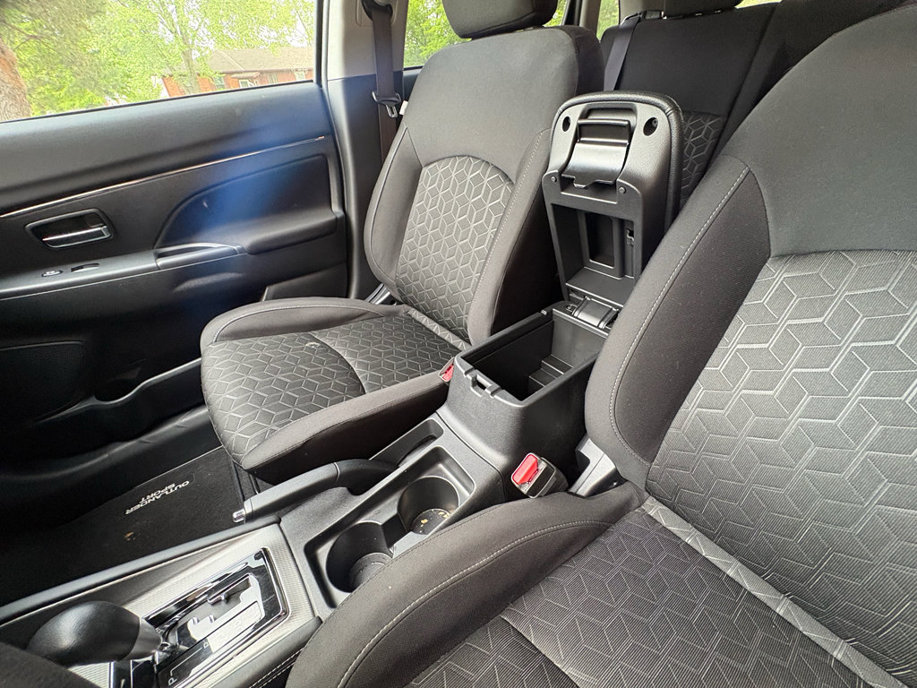 Used 2025 Mitsubishi Outlander Sport ES AWD/4WD image 31