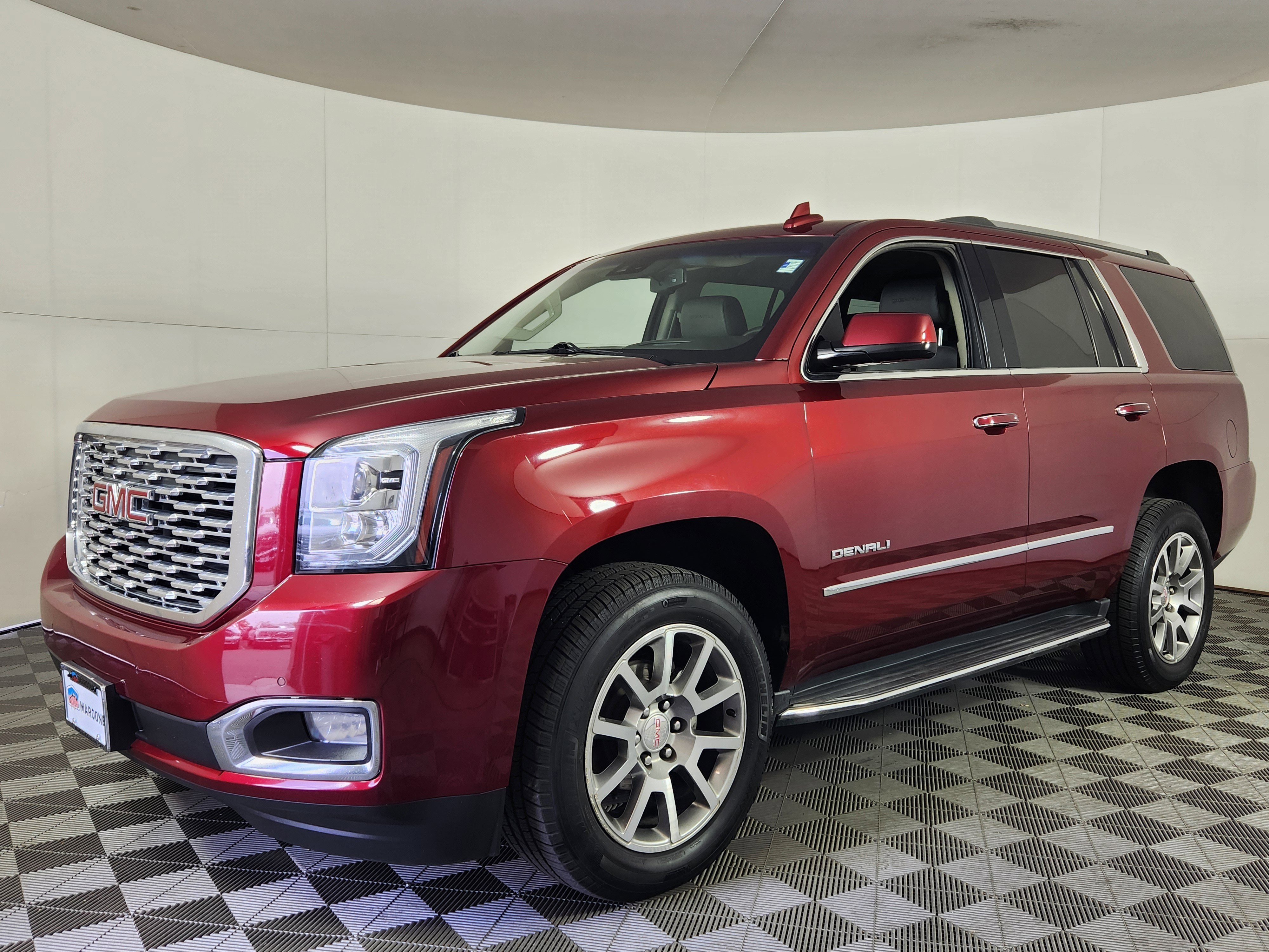 Used 2018 GMC Yukon Denali AWD/4WD image 3