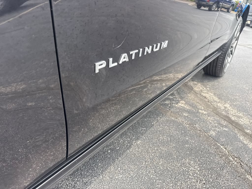 Used 2025 Ford Expedition Max Platinum w/ Platinum Ultimate Package AWD/4WD image 28
