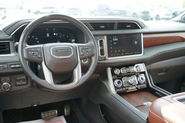 Used 2023 GMC Yukon Denali Ultimate AWD/4WD image 12