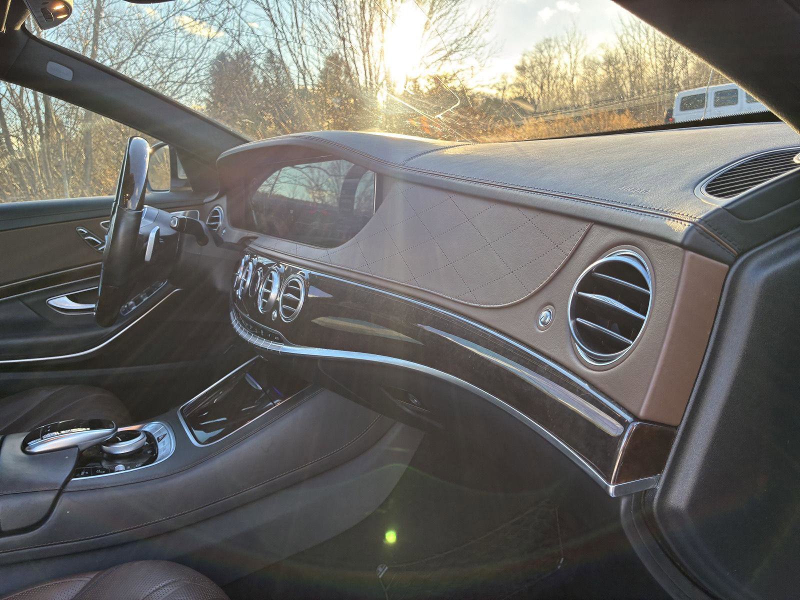 Used 2020 Mercedes-Benz S 560 4MATIC Sedan image 19