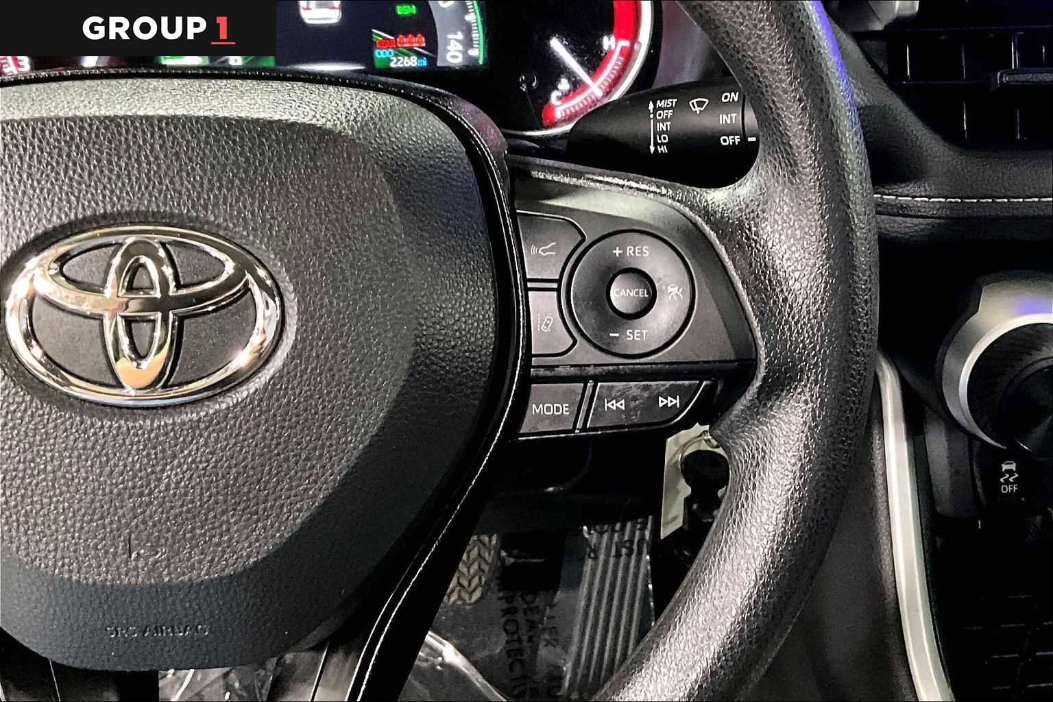 Used 2023 Toyota RAV4 LE AWD/4WD image 25