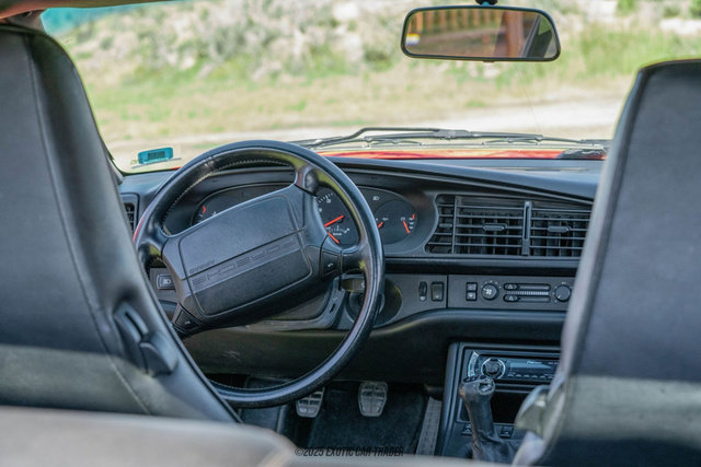 Used 1988 Porsche 944 Turbo image 39