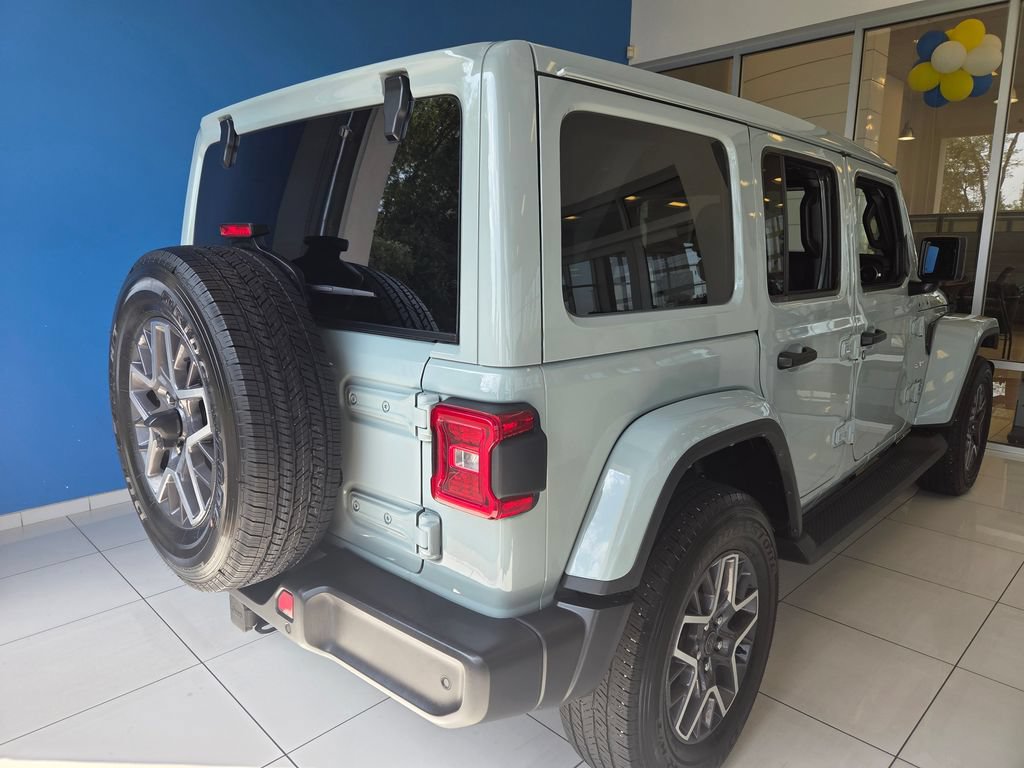 Used 2024 Jeep Wrangler Unlimited Sahara w/ Technology Group AWD/4WD image 6