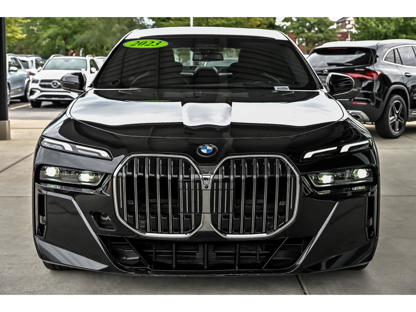 Used 2023 BMW 760i xDrive AWD/4WD image 4