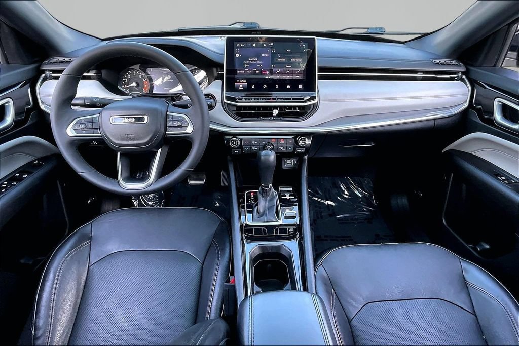 Used 2023 Jeep Compass Limited w/ Sun and Sound Group AWD/4WD image 8