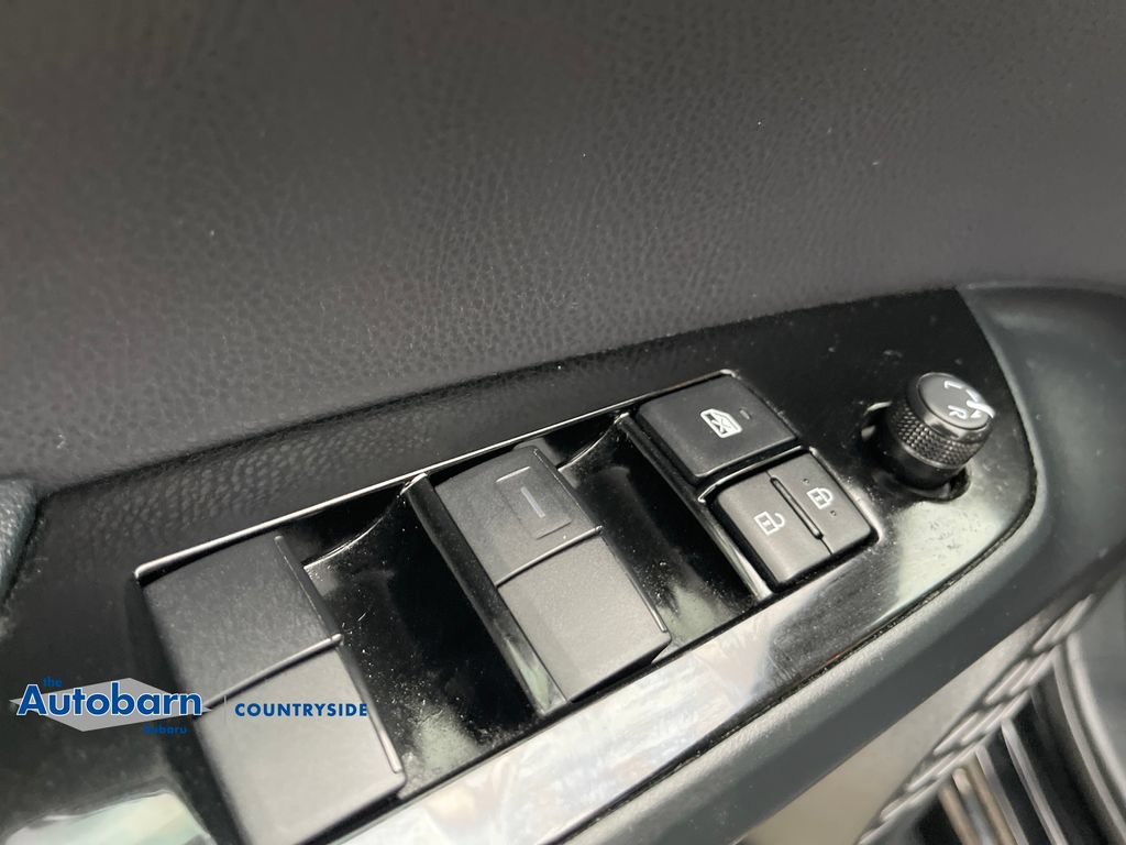 Used 2022 Toyota Prius XLE AWD/4WD image 11
