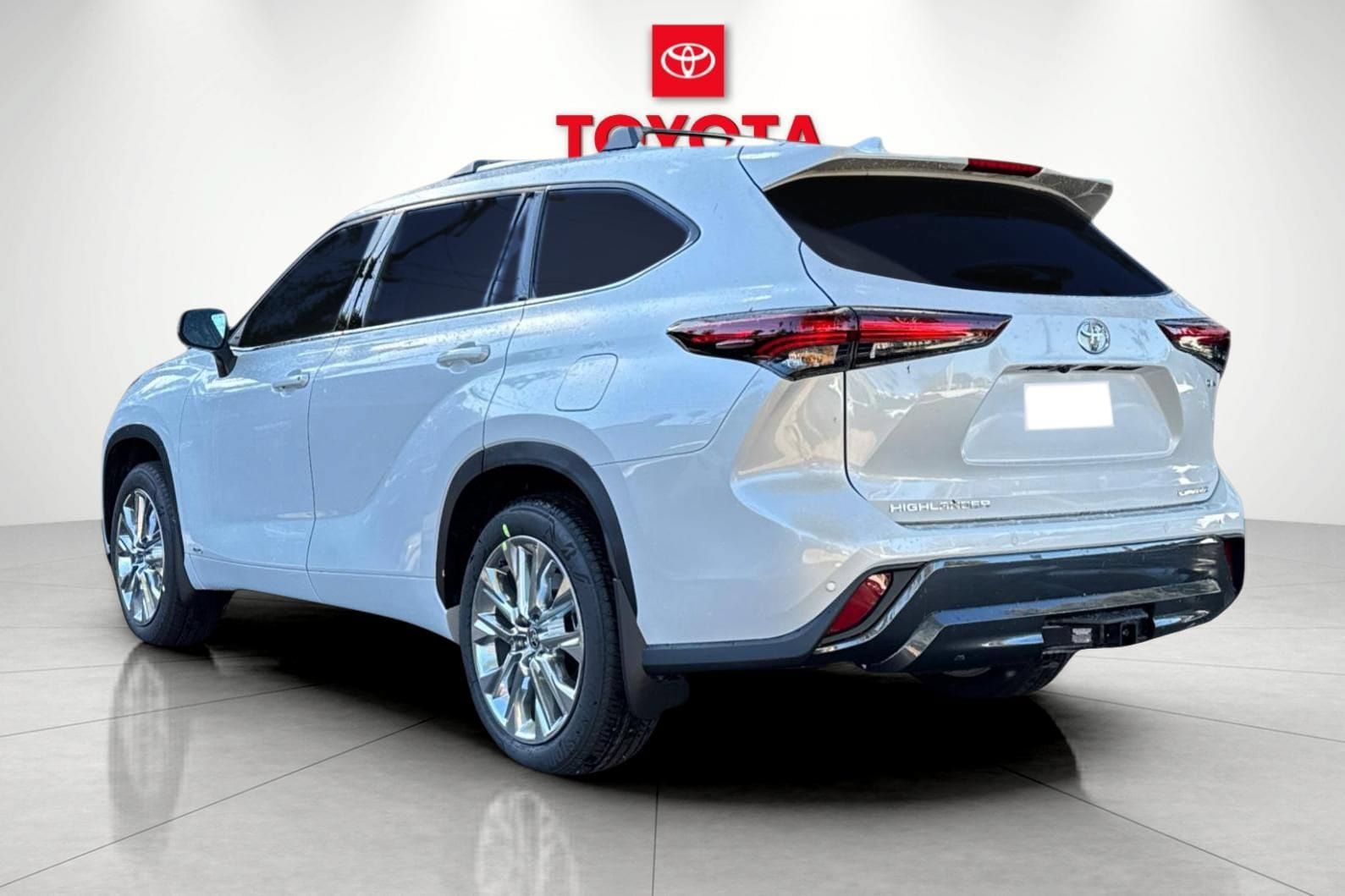 New 2026 Toyota Highlander Limited AWD/4WD image 5