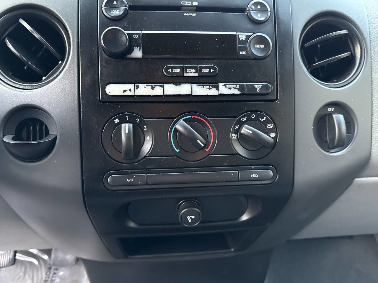 Used 2005 Ford F150 STX image 41