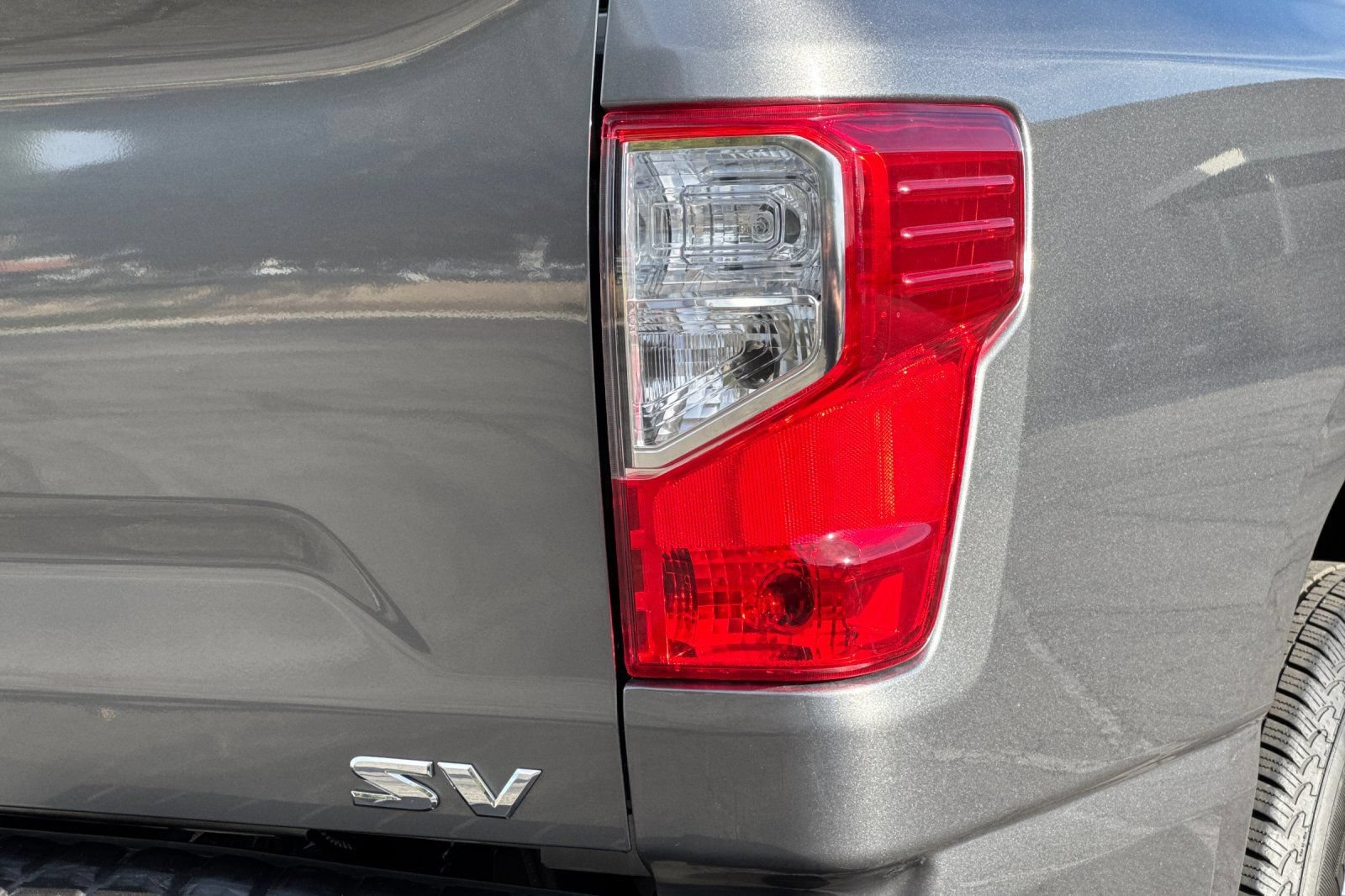 Used 2024 Nissan Titan SV w/ SV Convenience Package RWD image 21