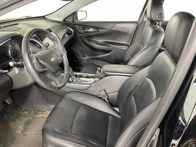 Used 2016 Chevrolet Malibu LT w/ Leather Package FWD image 2