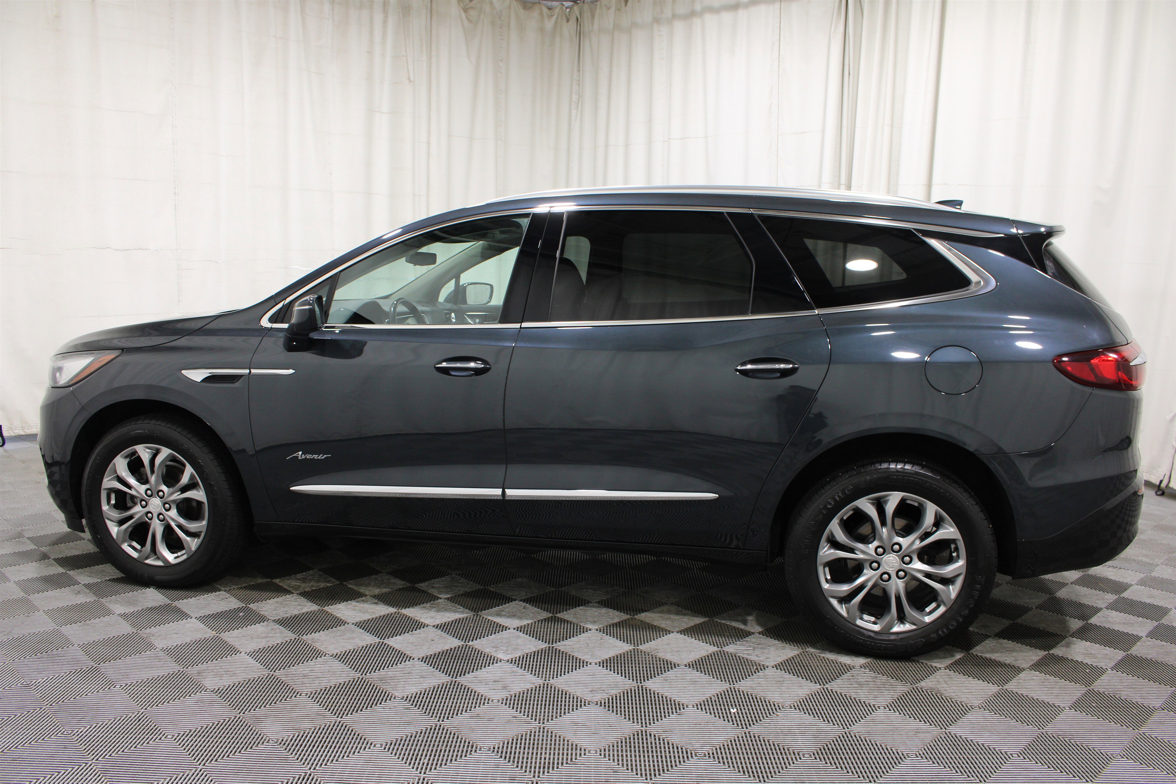 Used 2019 Buick Enclave Avenir w/ Avenir Technology Package FWD image 37