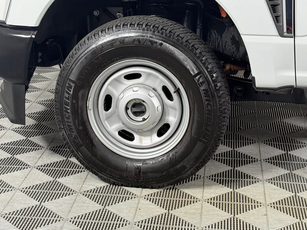 Used 2025 Ford F250 XL w/ FX4 Off-Road Package image 13