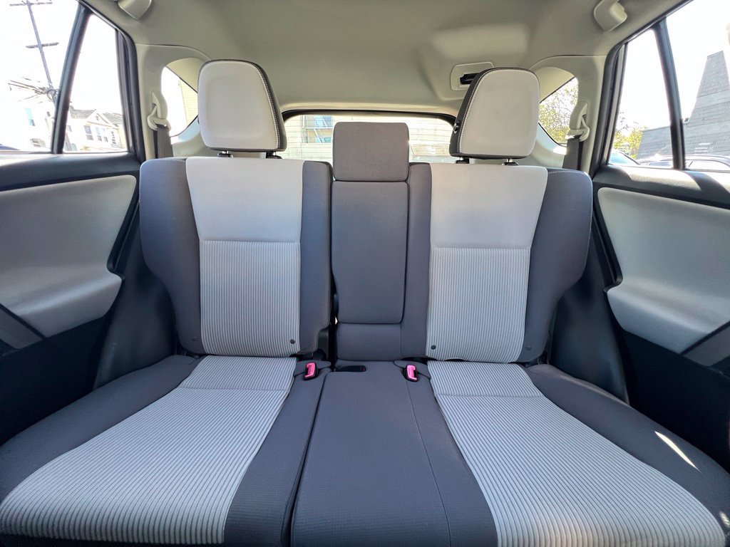 Used 2015 Toyota RAV4 XLE FWD image 14