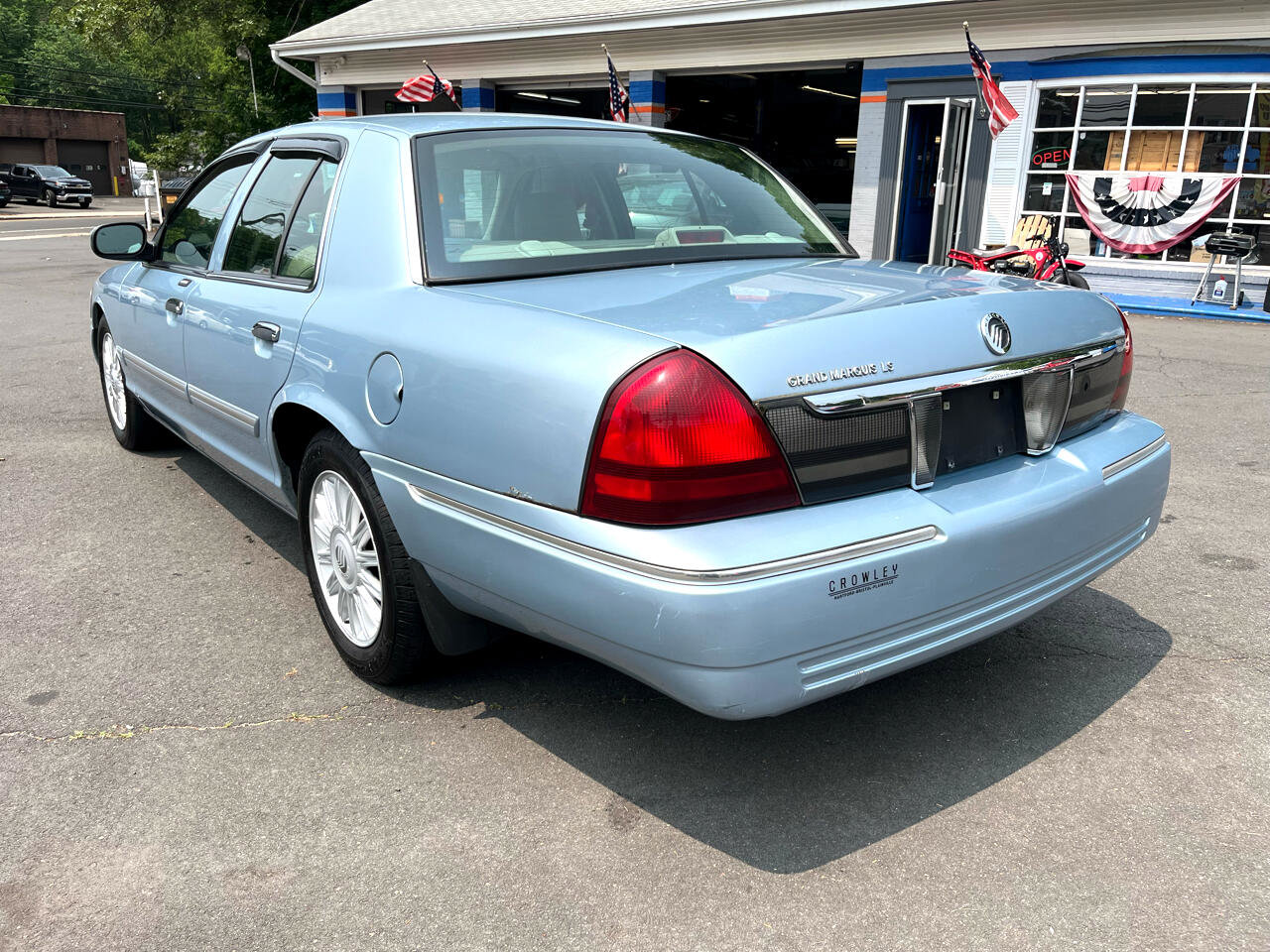Used 2009 Mercury Grand Marquis LS image 3