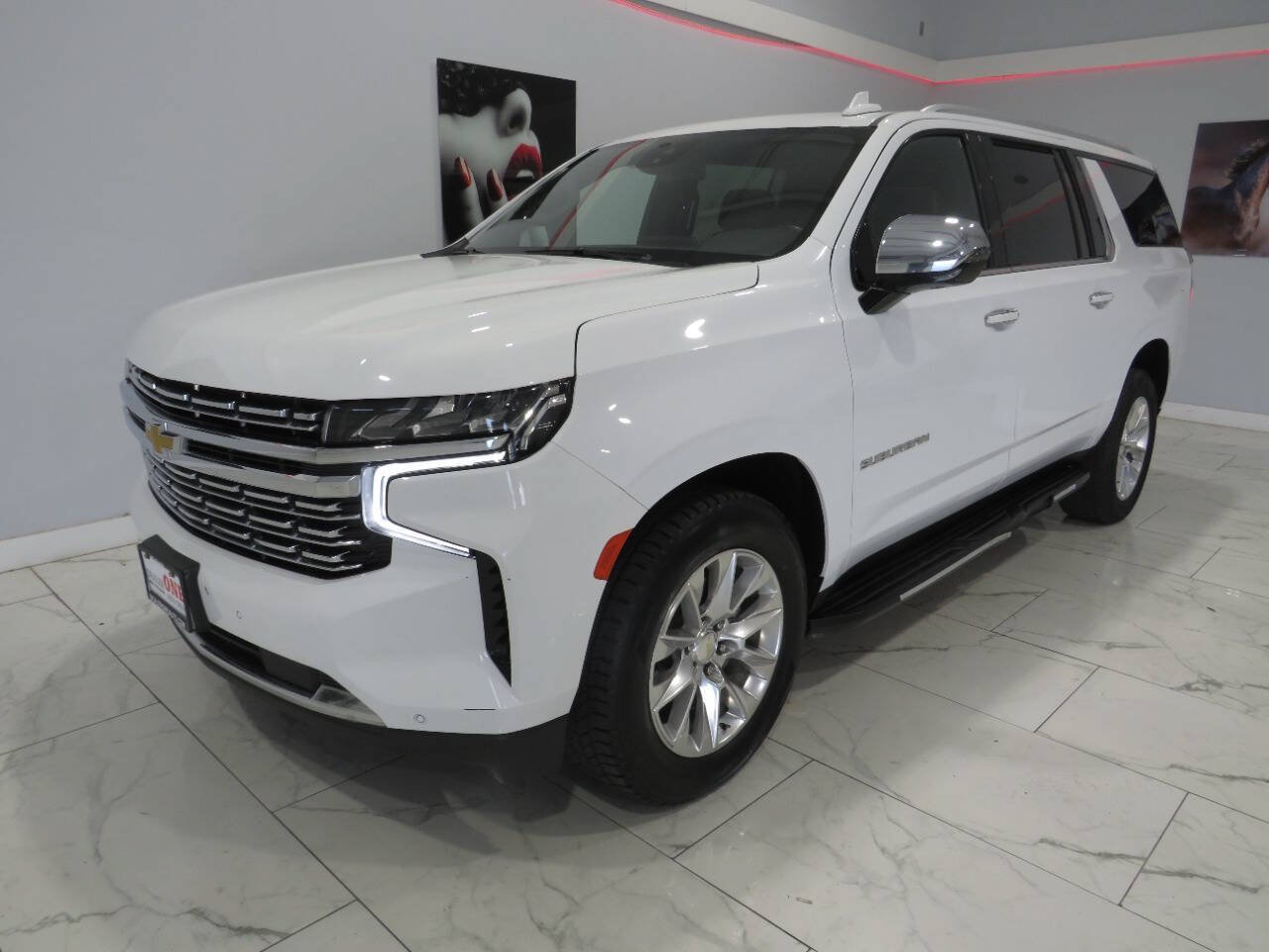 Used 2023 Chevrolet Suburban Premier RWD image 5
