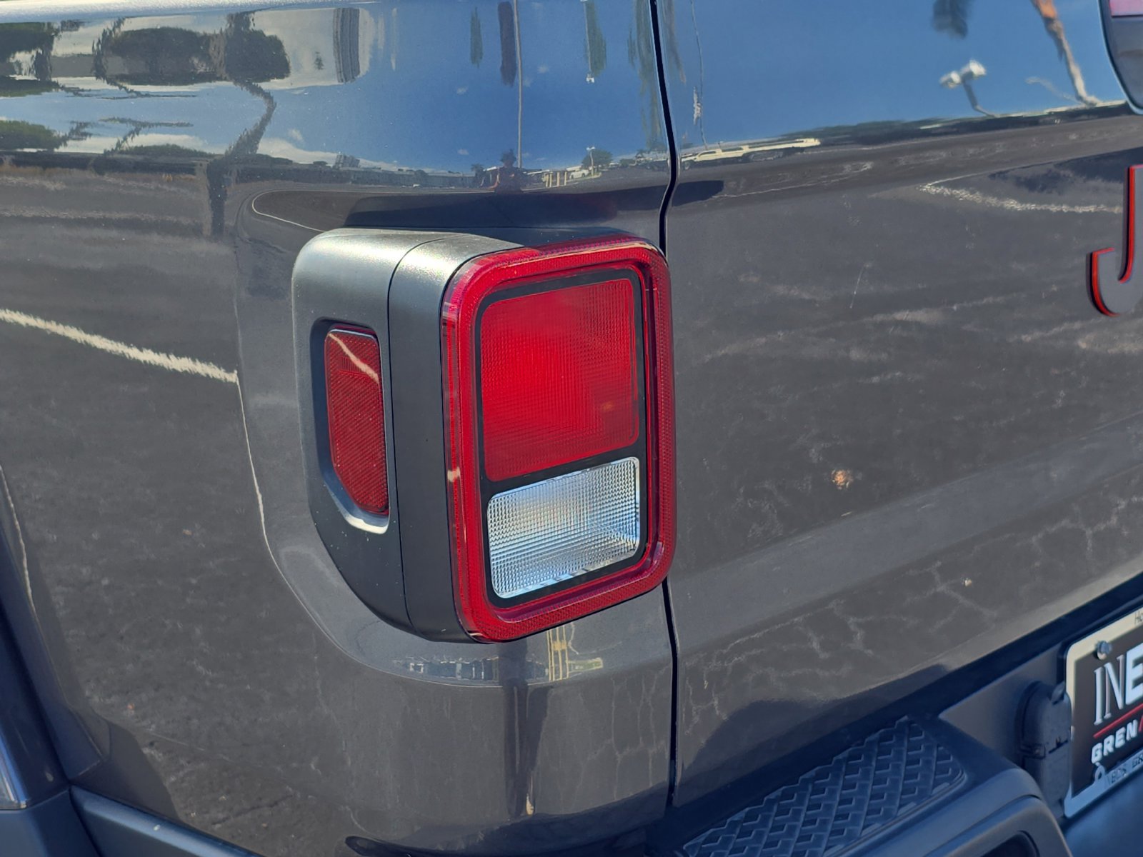 Used 2023 Jeep Gladiator Mojave AWD/4WD image 16