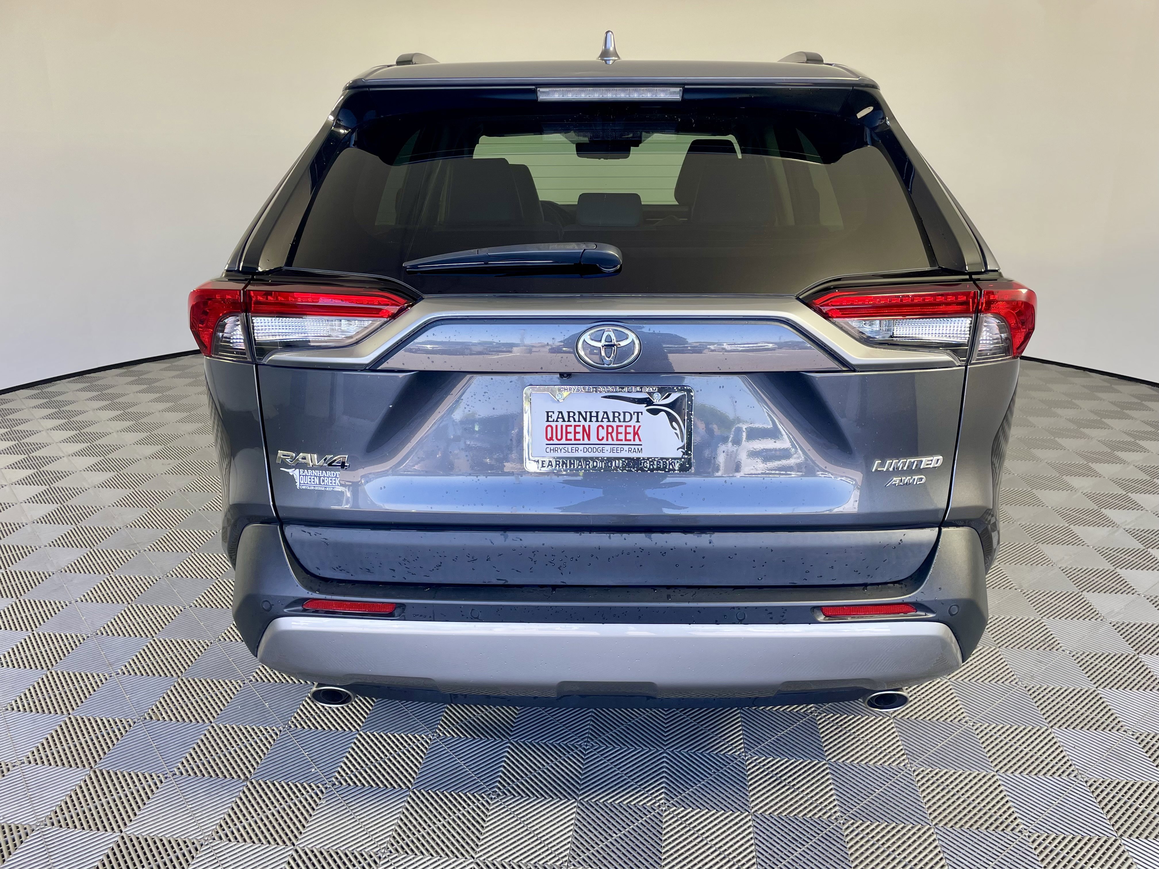 Used 2022 Toyota RAV4 Limited AWD/4WD image 4