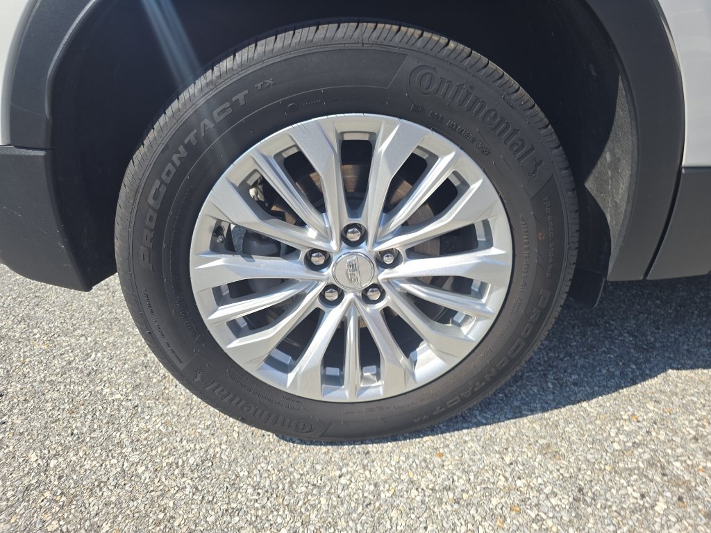 Used 2024 Cadillac XT4 Luxury w/ Cold Weather Package AWD/4WD image 8