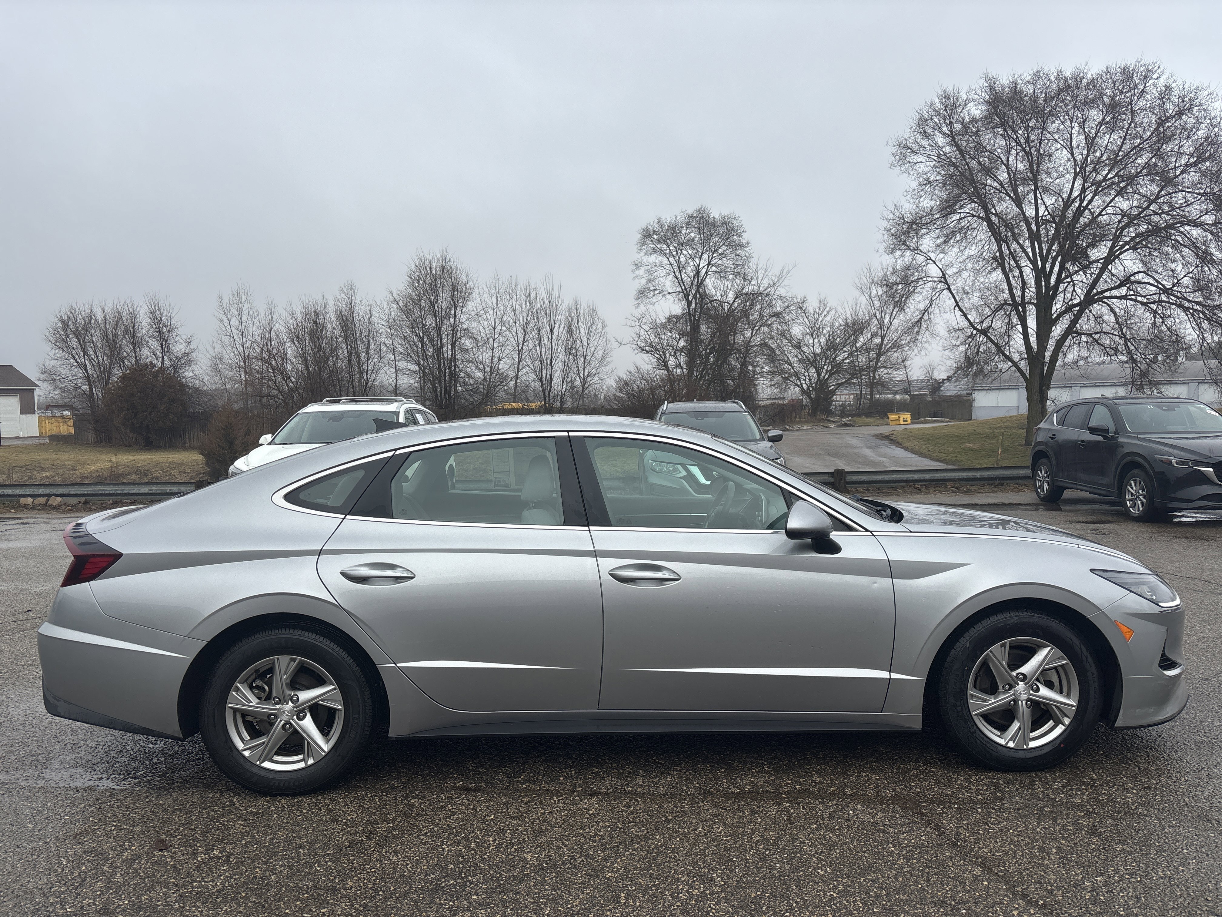 Used 2021 Hyundai Sonata SE image 2