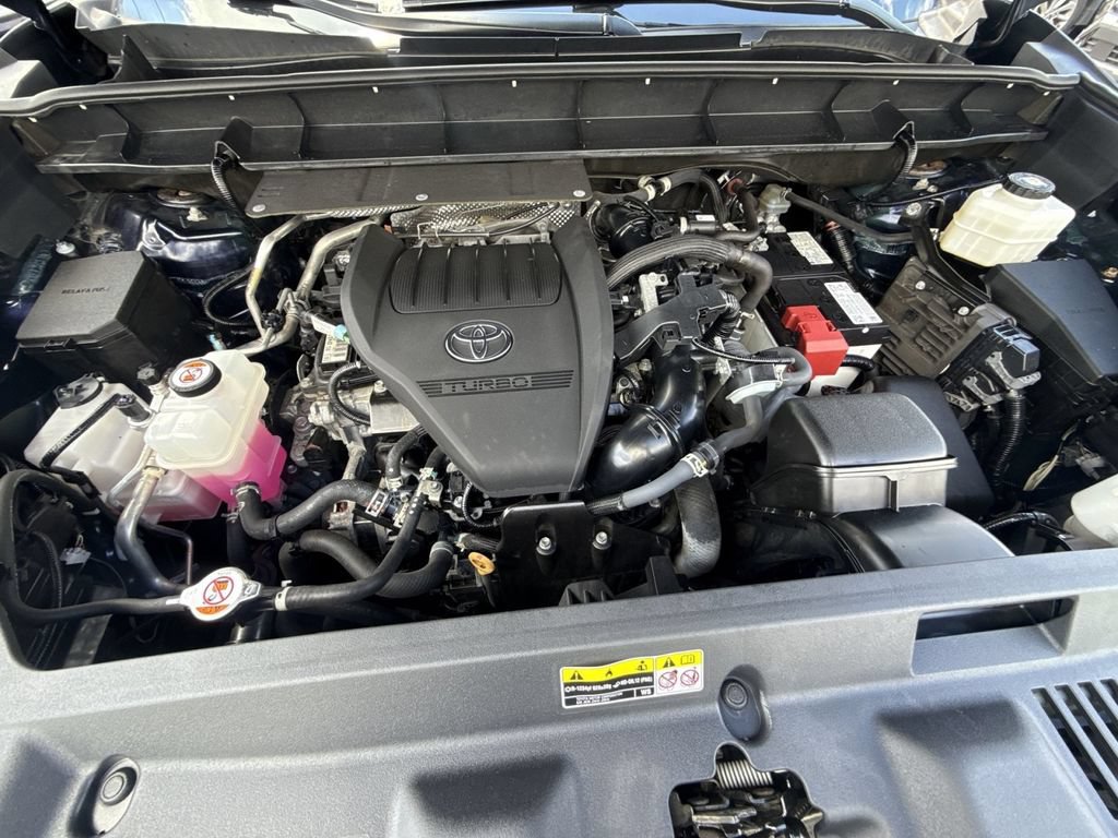 Used 2023 Toyota Highlander XLE AWD/4WD image 29