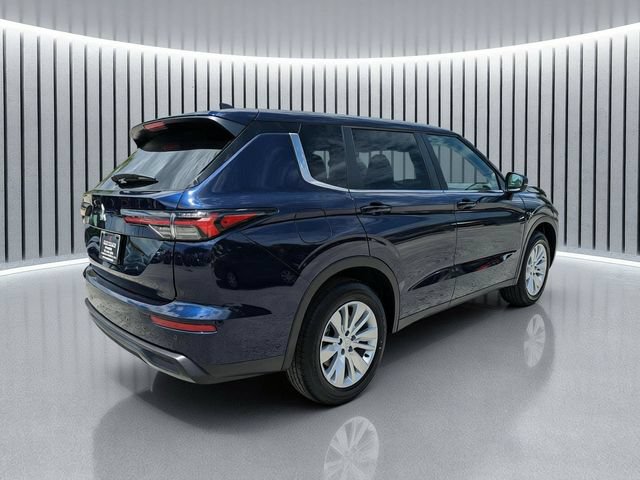 New 2026 Mitsubishi Outlander ES FWD image 4