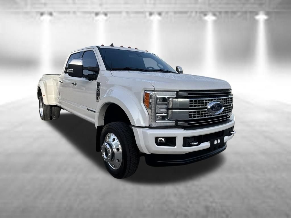 Used 2019 Ford F450 Platinum w/ Platinum Ultimate Package AWD/4WD image 2