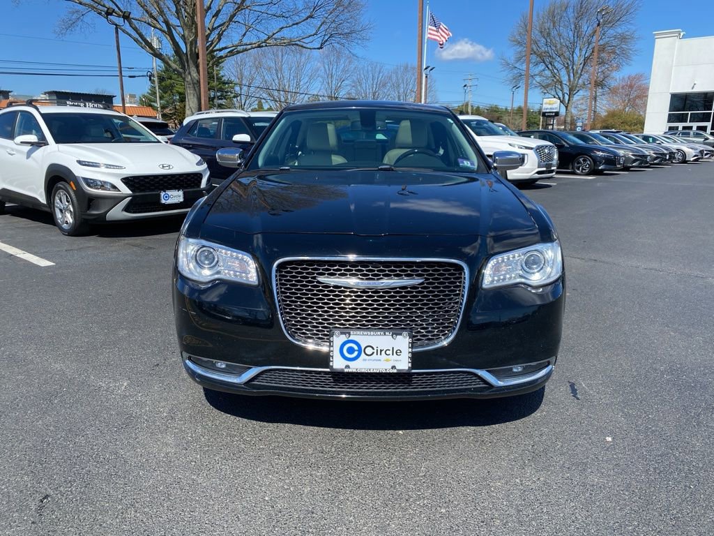 Used 2017 Chrysler 300 C image 3