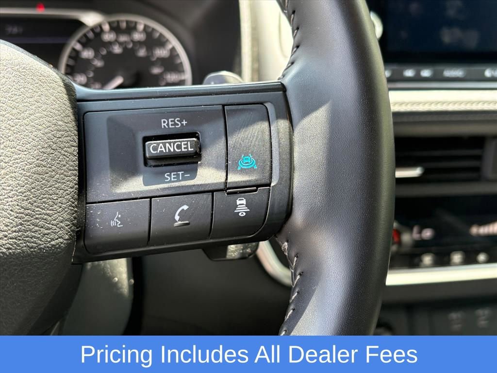 Used 2025 Nissan Rogue SV AWD/4WD image 15