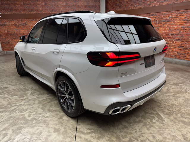 Used 2026 BMW X5 M60i w/ Executive Package AWD/4WD image 3