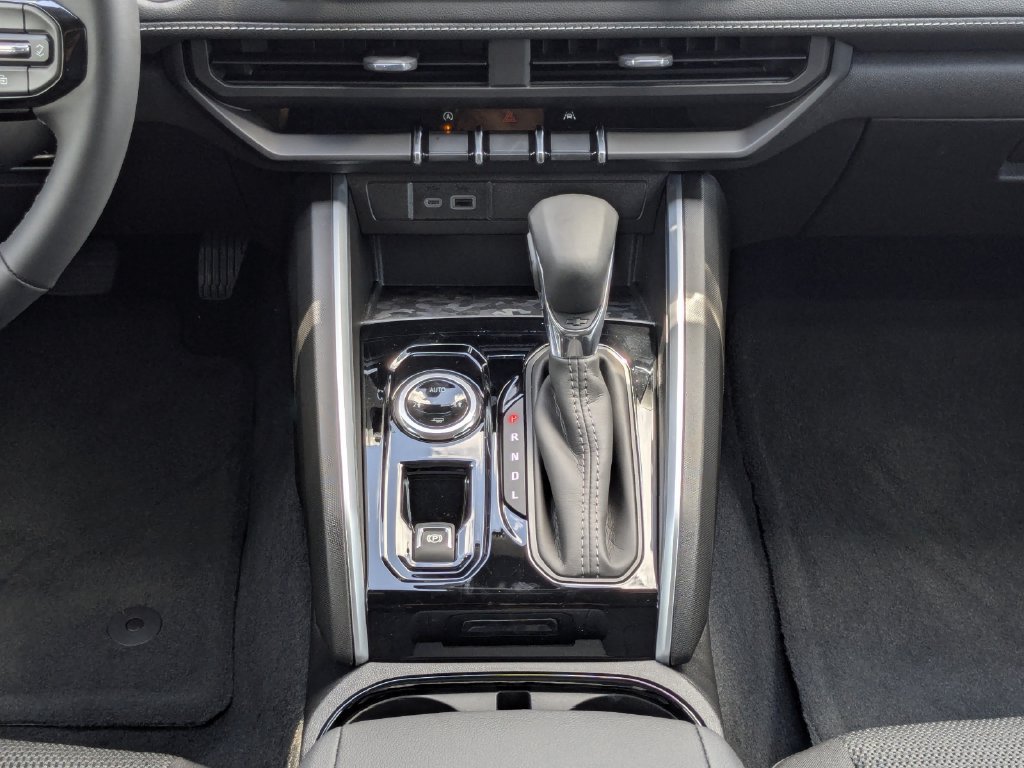 Used 2026 Chevrolet Colorado LT AWD/4WD image 19