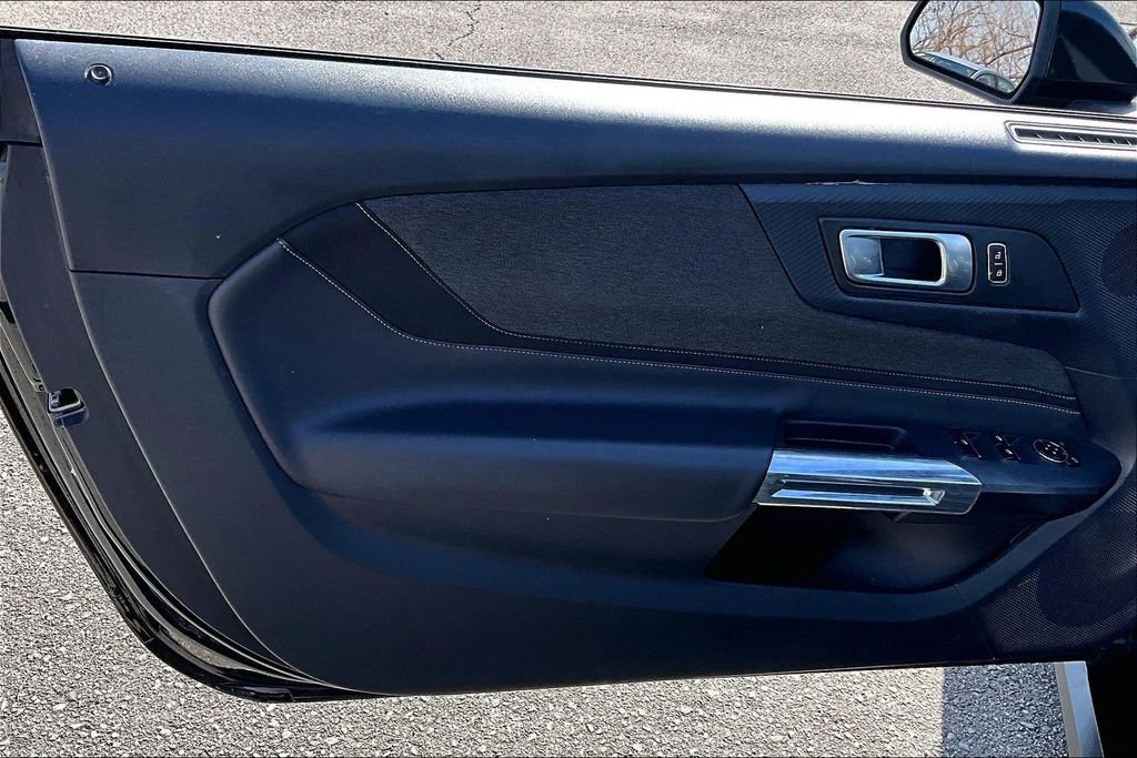 Used 2024 Ford Mustang Convertible RWD image 23