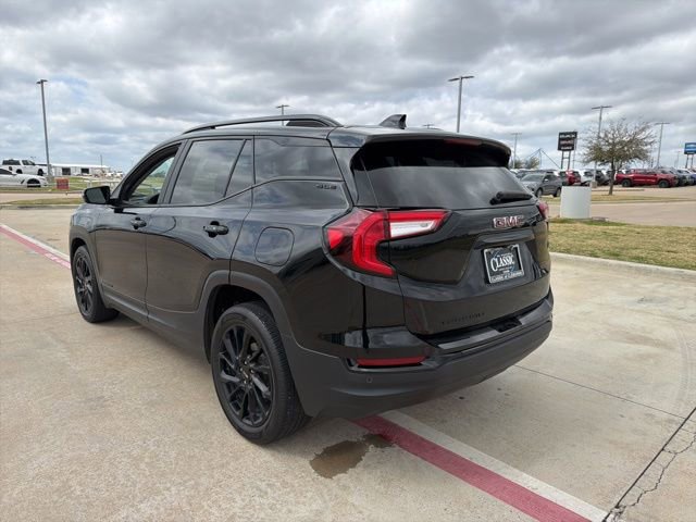 Used 2024 GMC Terrain SLE w/ Driver Convenience Package image 16