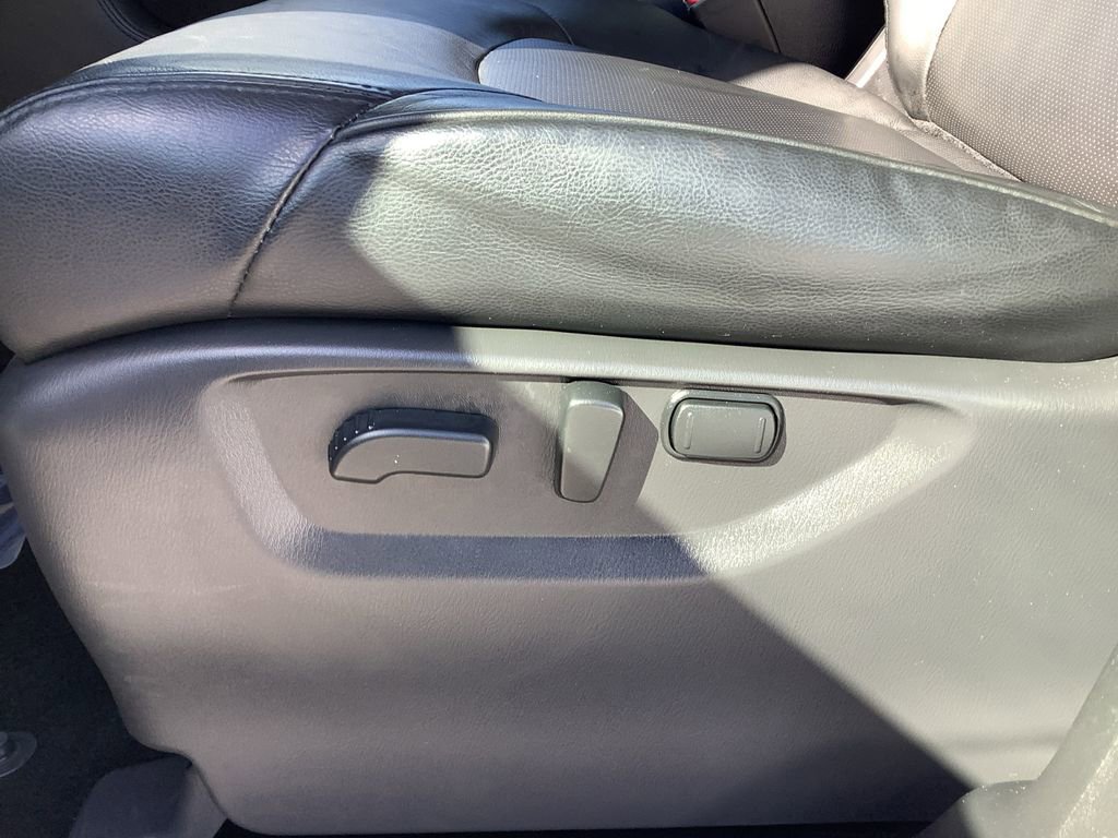 Used 2024 Nissan Armada SL image 25