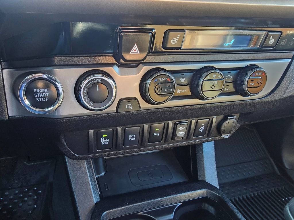 Used 2016 Toyota Tacoma Limited w/ Towing Package image 24