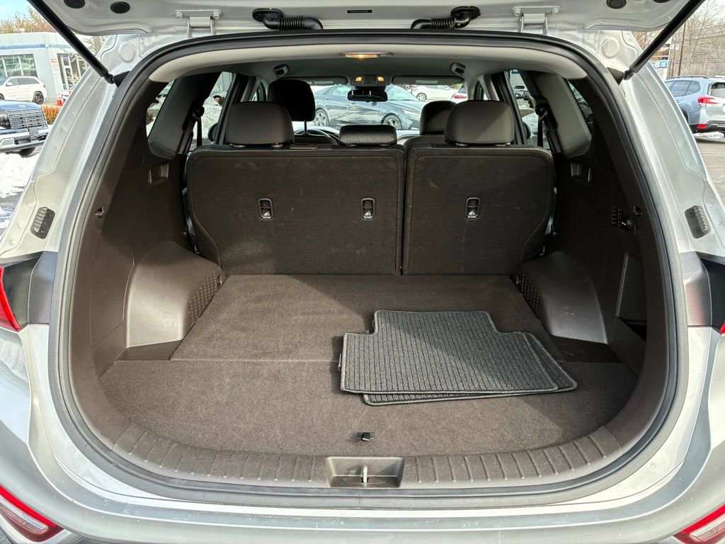 Used 2020 Hyundai Santa Fe SE image 12