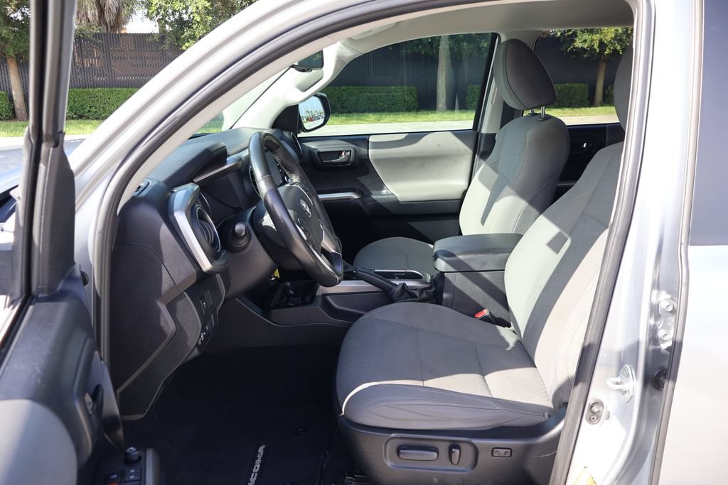 Used 2021 Toyota Tacoma SR5 RWD image 14