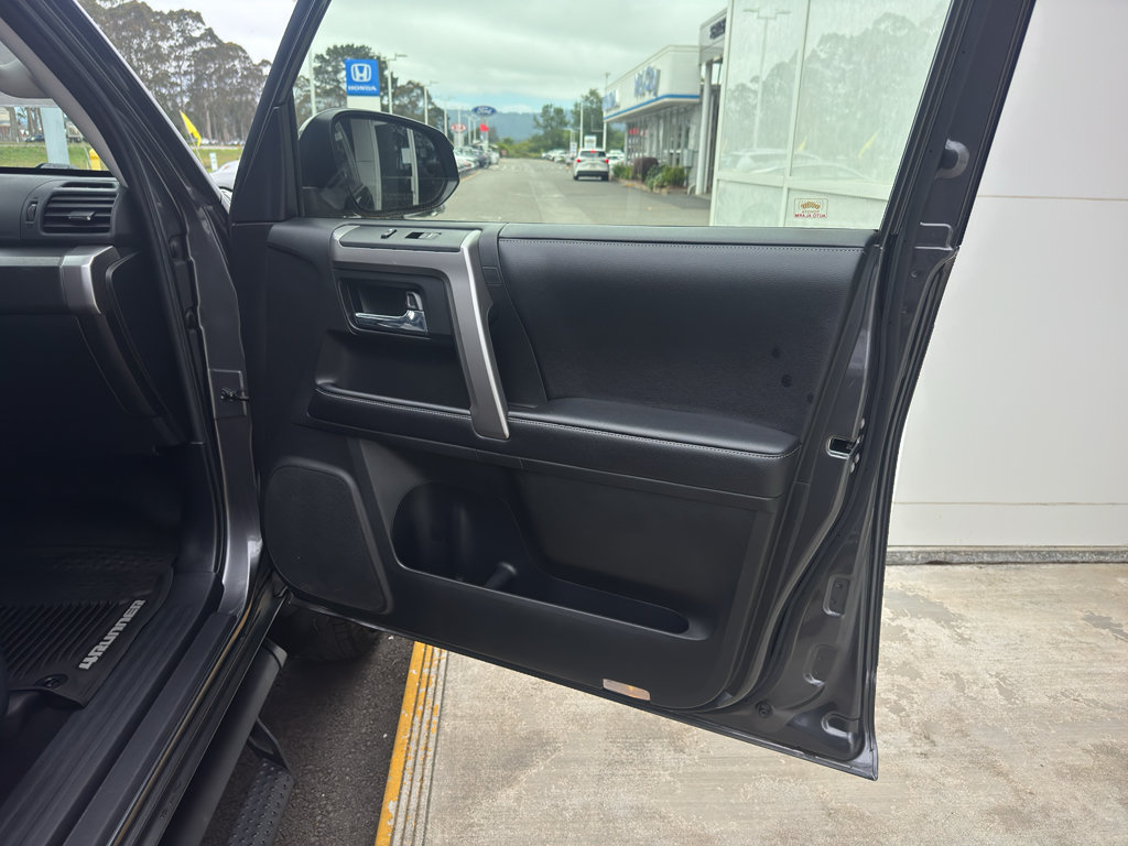 Used 2018 Toyota 4Runner SR5 Premium AWD/4WD image 20