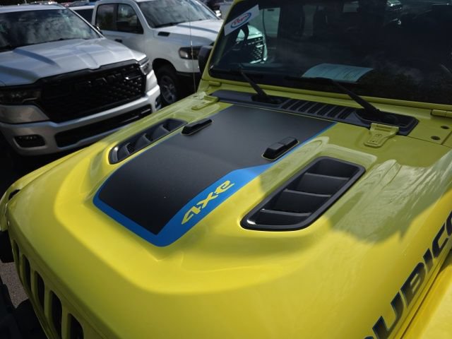 Used 2023 Jeep Wrangler Unlimited Rubicon 4xe w/ Cold Weather Group AWD/4WD image 4