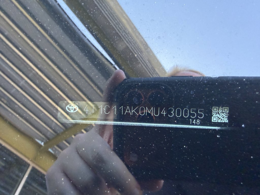 Used 2021 Toyota Camry LE image 38