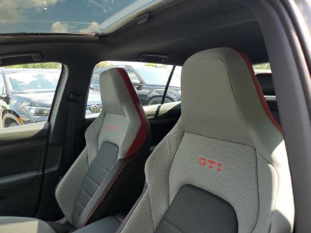 New 2026 Volkswagen GTI SE FWD image 16