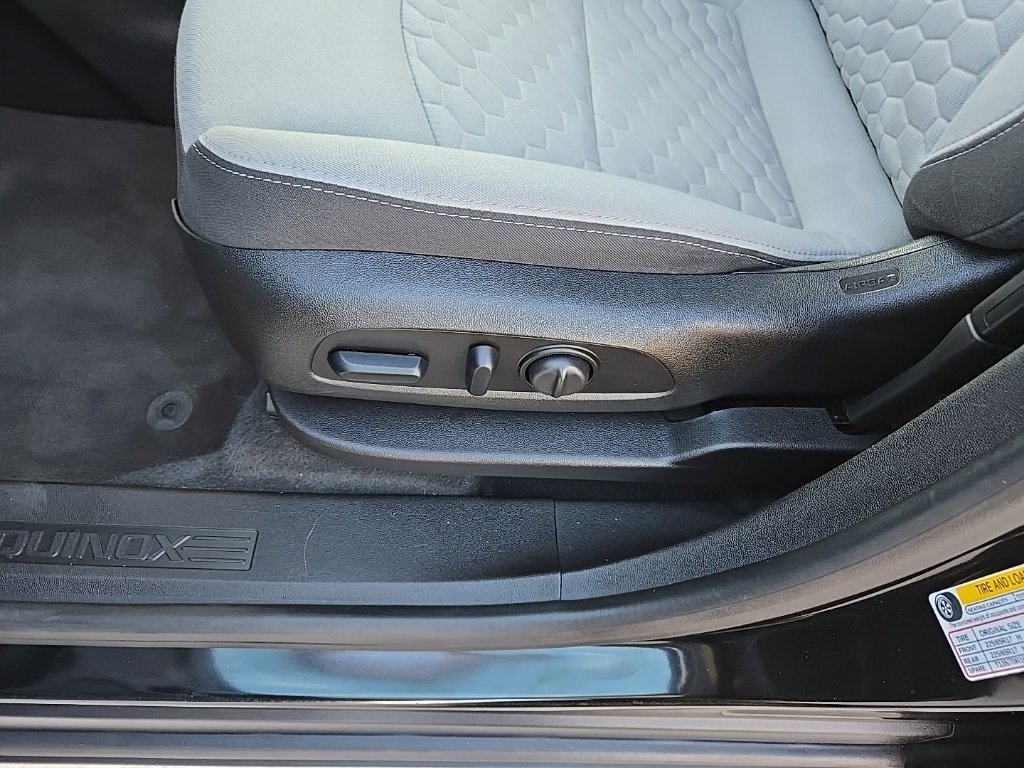 Used 2018 Chevrolet Equinox LT image 46