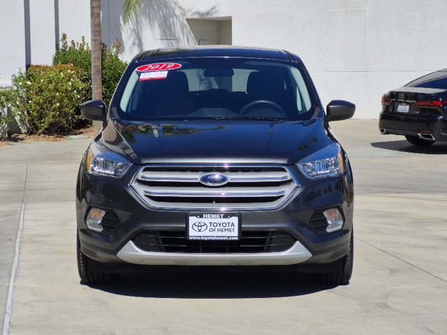 Used 2019 Ford Escape SE FWD image 2