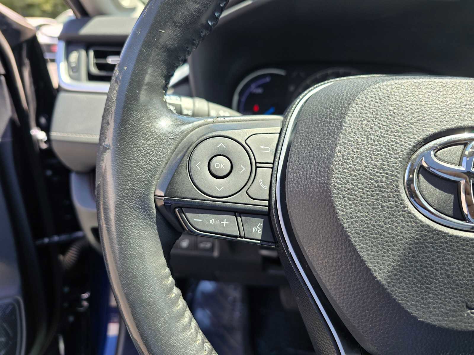 Used 2019 Toyota RAV4 Limited AWD/4WD image 33