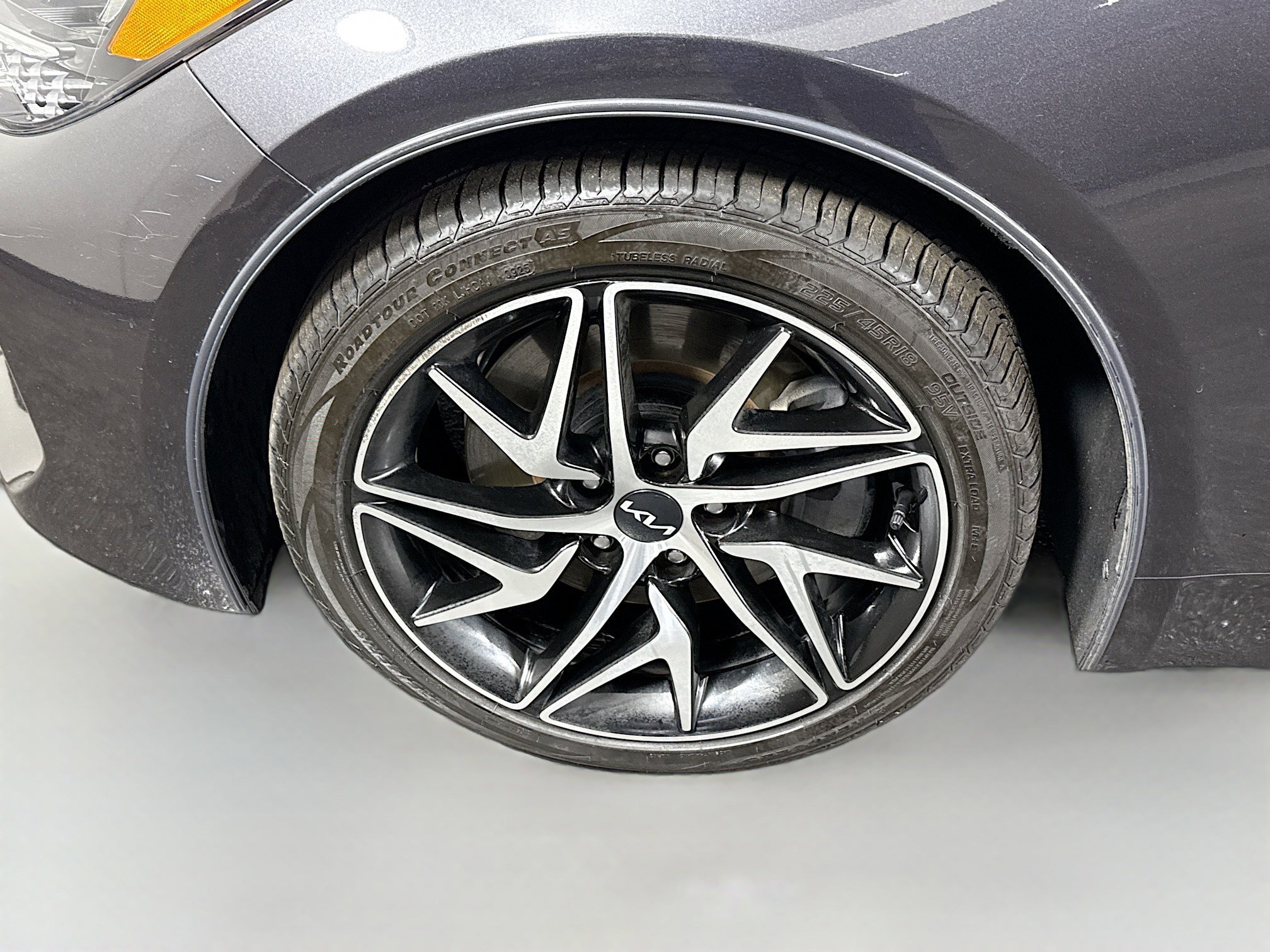 Used 2023 Kia Stinger GT-Line w/ Sun & Sound Package image 38